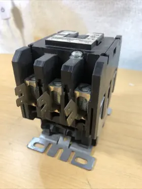 C25fnf360 Cutler-hammer Dp Contactor - 60 Amp 3 Pole 220-240v Coil 5352 #2