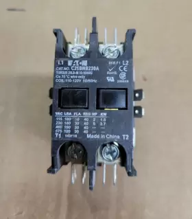 C25bnb230a Eaton Contactor 30 Amp 2 Pole 110/120v Coil 1ph - Used