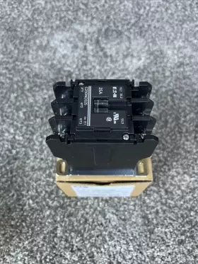 C25dnd325b Eaton New / Cutler Hammer Contactor - 25 Amp 3 Pole 208/240v Coil
