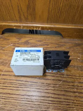 C25cnb130b Eaton Cutler Hammer / Contactor - 30 Amp 1 Pole 208/240v Coil