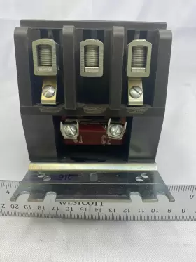 R8234b Honeywell 1030 Honerwell Contactor Gp 3 Pole 60 Full Load Amps 120 Volt Coil Used #2