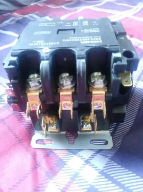 Ctr02881 Trane Contactor Oem Part# 50 Amp-3 Pole With 600 And 230 Volt Aux #3